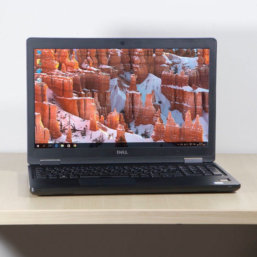 PC Dell Latitude E5590 Core i5 (7th Gén) - RAM 8Go DDR4 SSD 256Go écran Full HD 15.6" LED - Full HD