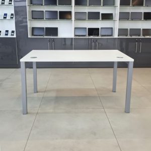 Vente de Bureau individuel Buronomic Astro 140×80 fixe Grade B : un bureau professionnel robuste et fonctionnel, idéal pour aménager vos espaces de travail à petit prix.