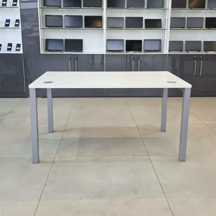 Vente de Bureau individuel Buronomic Astro 140×80 fixe Grade B : un bureau professionnel robuste et fonctionnel, idéal pour aménager vos espaces de travail à petit prix.