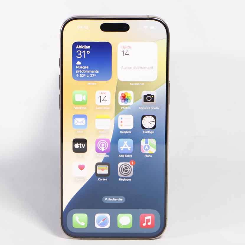Vente de Téléphone portable d'occasion à Abidjan : Apple · iPhone 16 Pro · iOS 18 · Capacité : 8Gb/256Gb · connecteur USB Type-C · une nano SIM + eSIM * Garantie 6 mois