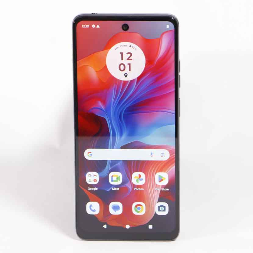 Vente de Smartphone d'occasion à Abidjan : Motorola Moto G04 · Android 14 · Écran 6,56" HD+ · Capacité 4Go/64Go · Double SIM (nano SIM) + MicroSD *Garantie 6 mois