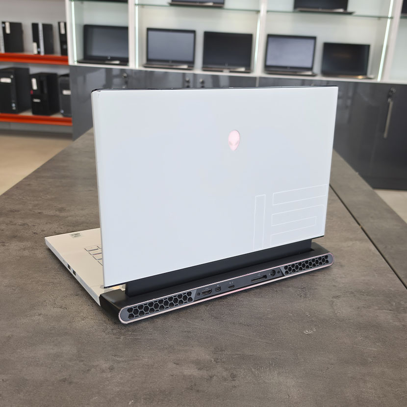 PC Alienware m15 R3 Core i7 (10ᵉ Gen.) - RAM 16Go DDR4 SSD M2 512Go + SSD M2 1To GPU 6Go DDR6 Écran 14" Full HD – Image 2