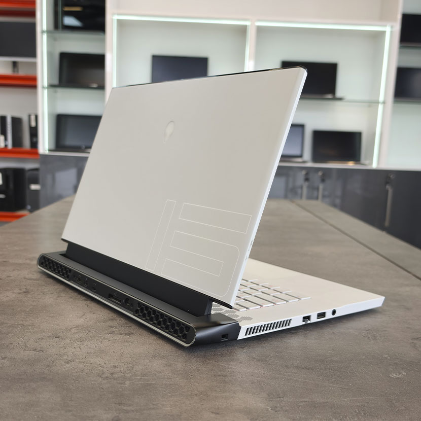 PC Alienware m15 R3 Core i7 (10ᵉ Gen.) - RAM 16Go DDR4 SSD M2 512Go + SSD M2 1To GPU 6Go DDR6 Écran 14" Full HD – Image 3