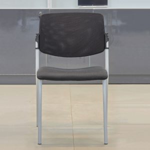Vente de Chaise visiteur Diemmebi Alina Net : design moderne, dossier en maille, assise confortable et structure robuste pour bureau et salle de réunion. *Garantie 6 Mois