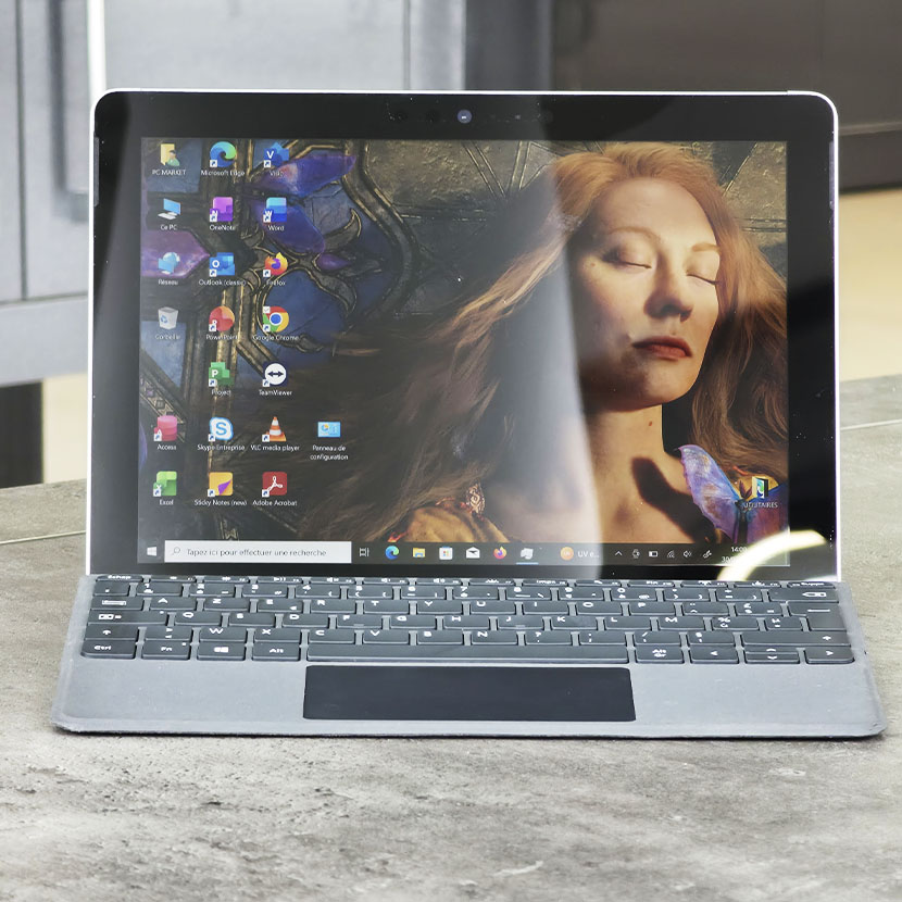 Tablette avec Clavier Microsoft Surface Go Pentium Gold - RAM 8Go DDR3 SSD 128Go Écran PixelSense 10" Tactile (Grade B) - 4G LTE – Image 2