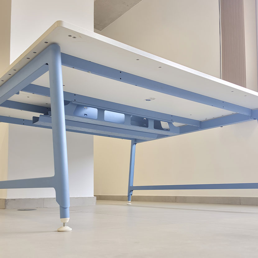 Table de Bureau Professionnelle - Bench de 2 - Modulaire blanche avec passe-câbles central (140x80) x 2 – Image 3