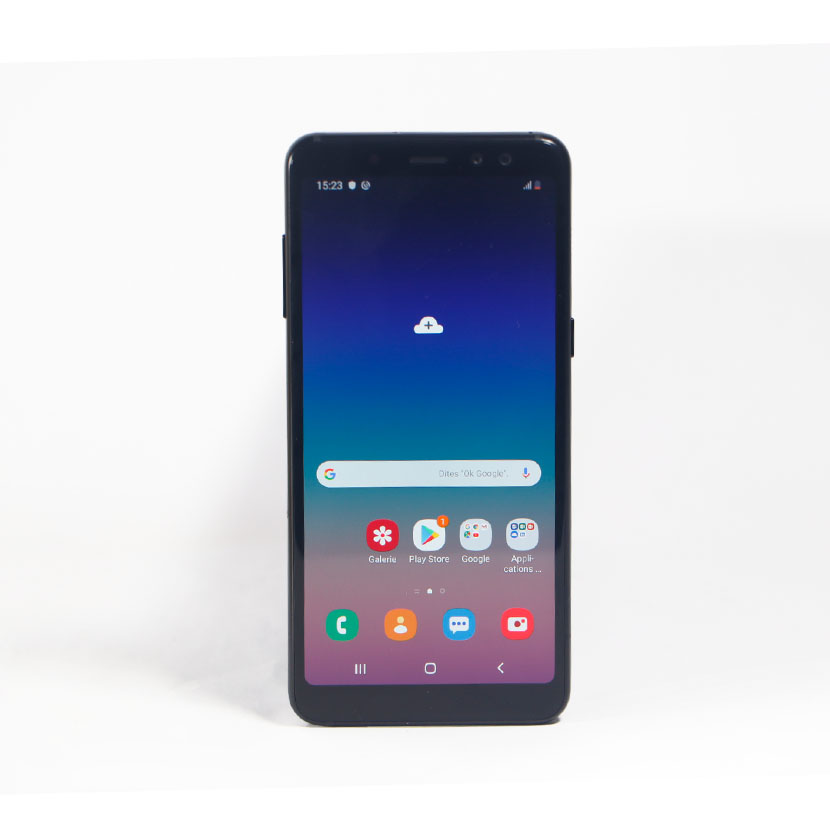 Téléphone portable Samsung Galaxy A8 2018 d'occasion RAM : 4 Go Stockage : 32Go Appareil photo principal : 16 Mpx et frontal : 8 Mpx Compatibilité double SIM : Oui ( Nano SIM) Compatible a la 4G