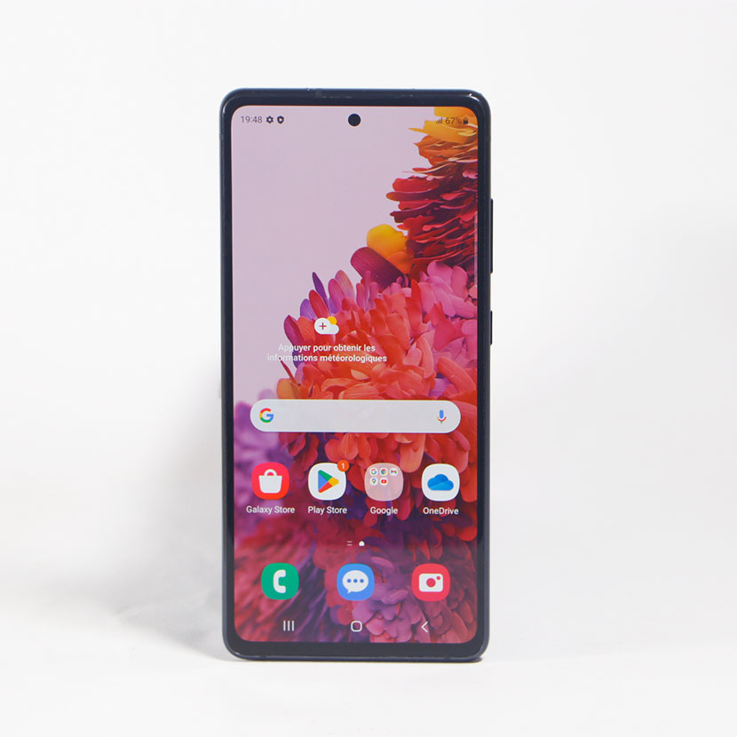 Téléphone portable Samsung galaxy S20 FE 5G d'occasion RAM : 6 Go Stockage : 128 Go Appareil photo principal : 12 Mpx et frontal : 8 Mpx Compatibilité double SIM : Oui ( Nano SIM) Compatible a la 4G