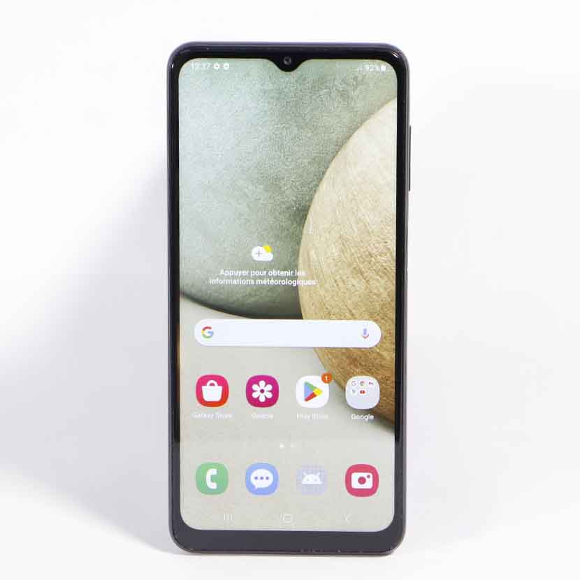 Téléphone portable Samsung Galaxy A12 4G d'occasion · Écran OLED 6.5" · Capacité : 4Go/64Go · Dual SIM (Nano SIM) · *Garantie 6 mois Vente de Smartphone d'occasion à Abidjan : Samsung Galaxy A12 · Android 12 · Écran OLED 6.5" · Capacité : 4Go/64Go · Dual SIM (Nano SIM) + micro SD *Garantie 6 mois