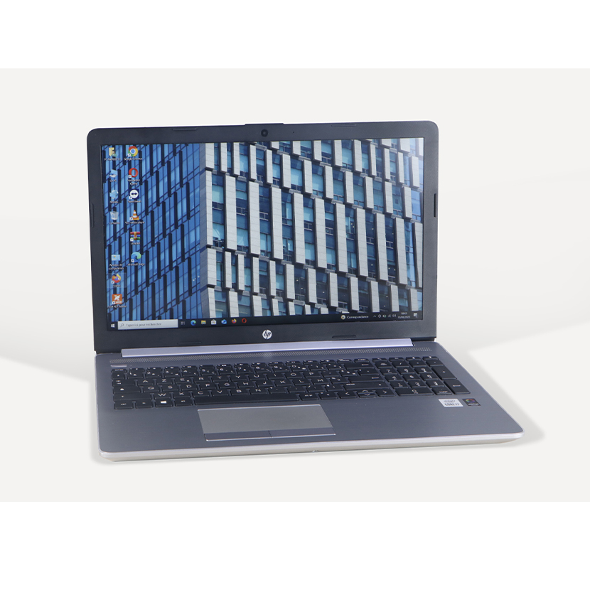Vente de PC Portable d'occasion : HP Notebook 250 G7 · Intel Core i7-1065g7 CPU @1,30 GHz · RAM 16G SSD m2 512Go · GPU Intel IRIS+ · Écran 13″ Full HD *Garantie 6 mois